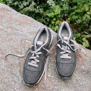 Madewell x Saucony "grey flannel" sneakers